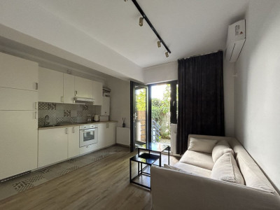 Închiriere studio Ștefan cel Mare – 5 min metrou, curte 30 mp