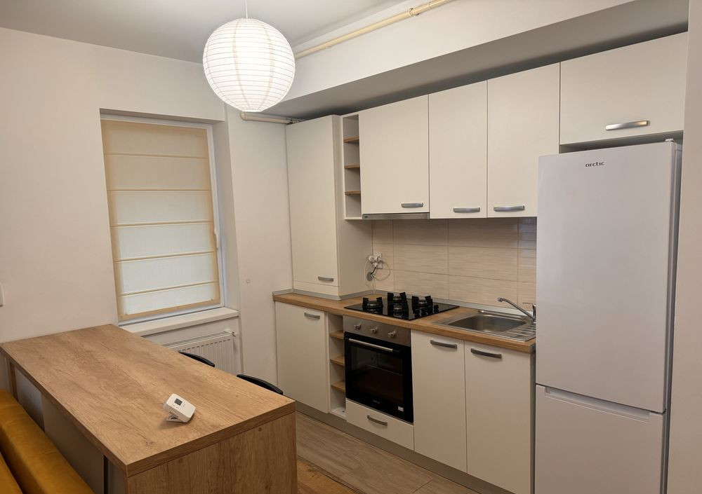  Garsonieră modernă de închiriat – Zona Coresi, Brașov