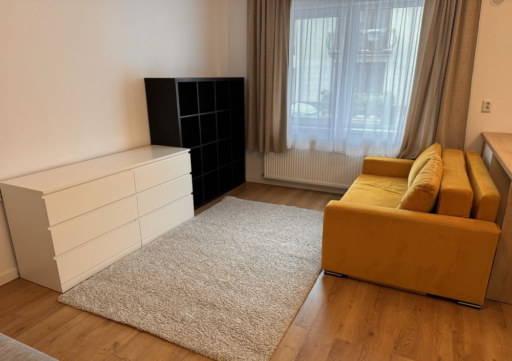  Garsonieră modernă de închiriat – Zona Coresi, Brașov