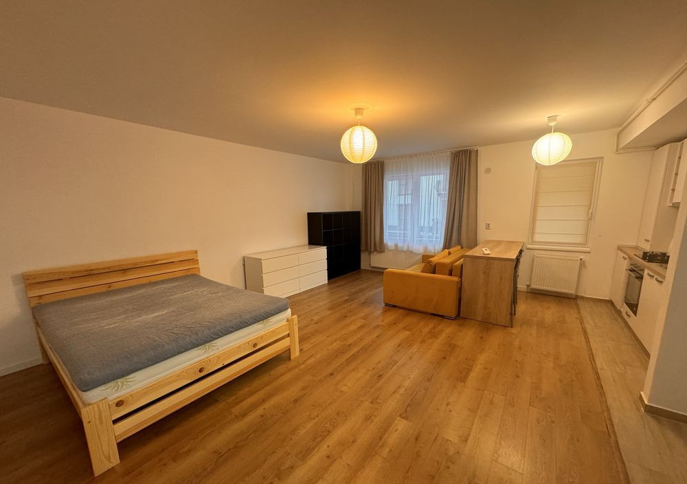  Garsonieră modernă de închiriat – Zona Coresi, Brașov