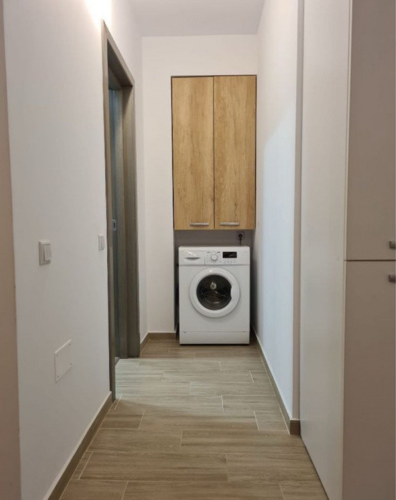  Garsonieră modernă de închiriat – Zona Coresi, Brașov