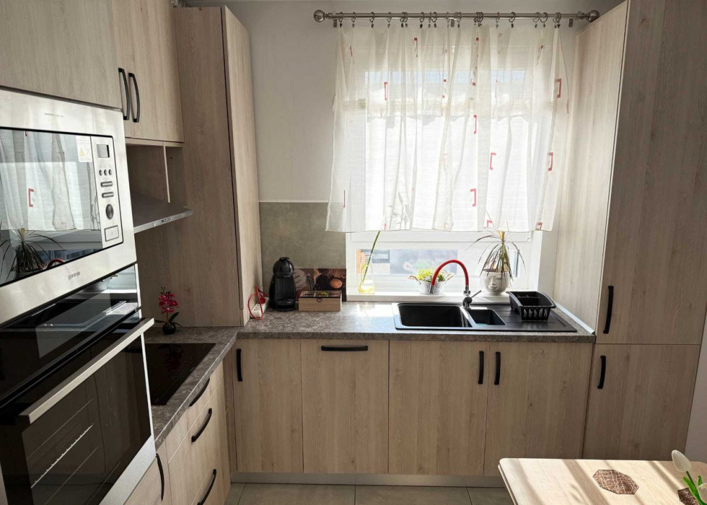 Apartament 2 camere de închiriat, zona Tractorul