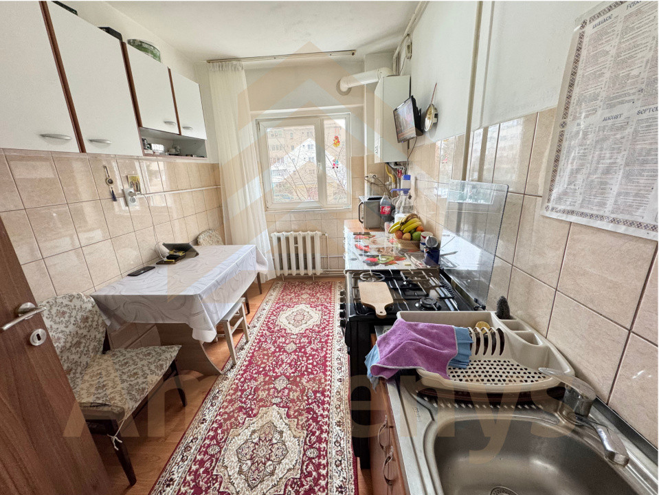 Apartament de vânzare – Zona Astra, Strada Zizinului | Comision 0% | Boxă la sub