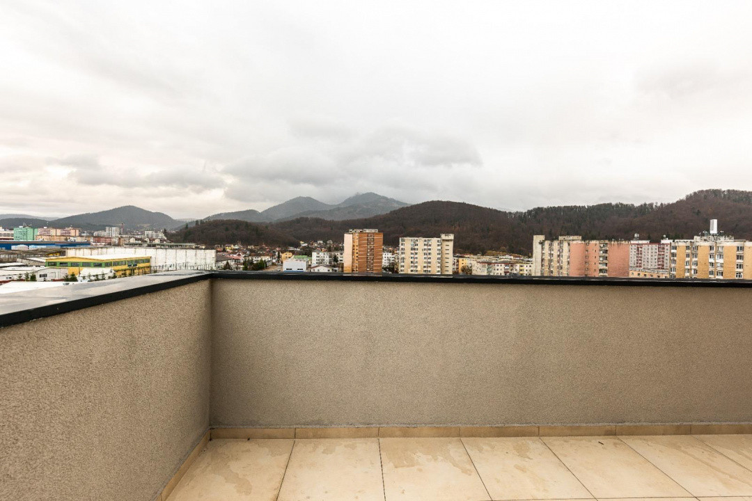 Studiou modern de închiriat în Brașov, terasă impresionantă