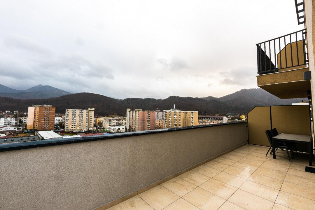 Studiou modern de închiriat în Brașov, terasă impresionantă