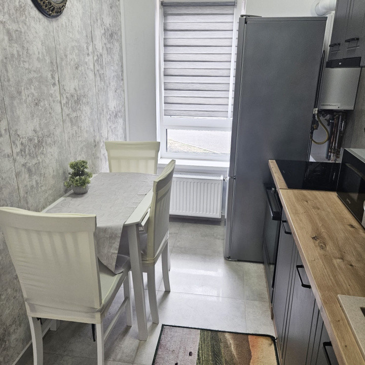 Garsonieră decomandată de închiriat brasov – mobilată, utilată, parcare privat