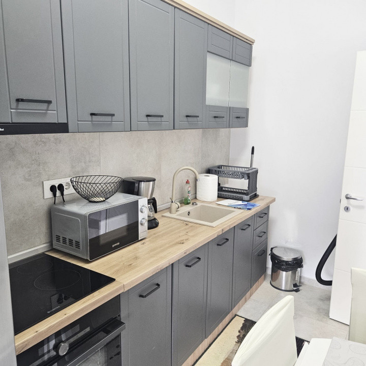 Garsonieră decomandată de închiriat brasov – mobilată, utilată, parcare privat