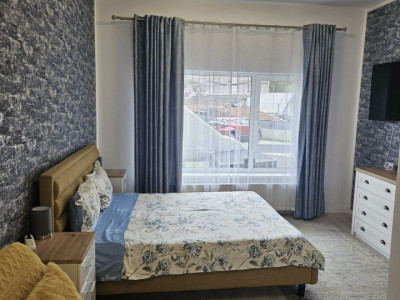 Garsonieră decomandată de închiriat brasov – mobilată, utilată, parcare privat