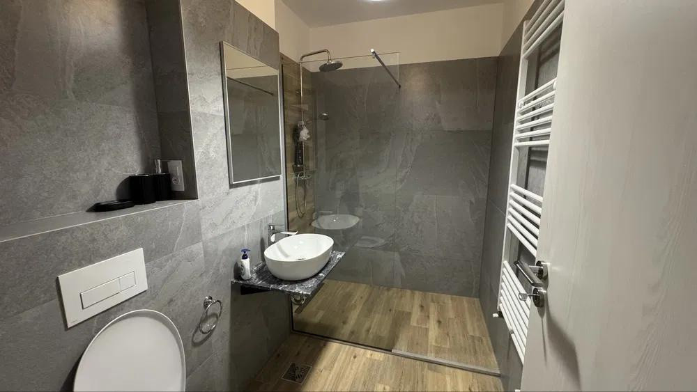 Studio modern de închiriat în Residence Vivamus, cu balcon spațios