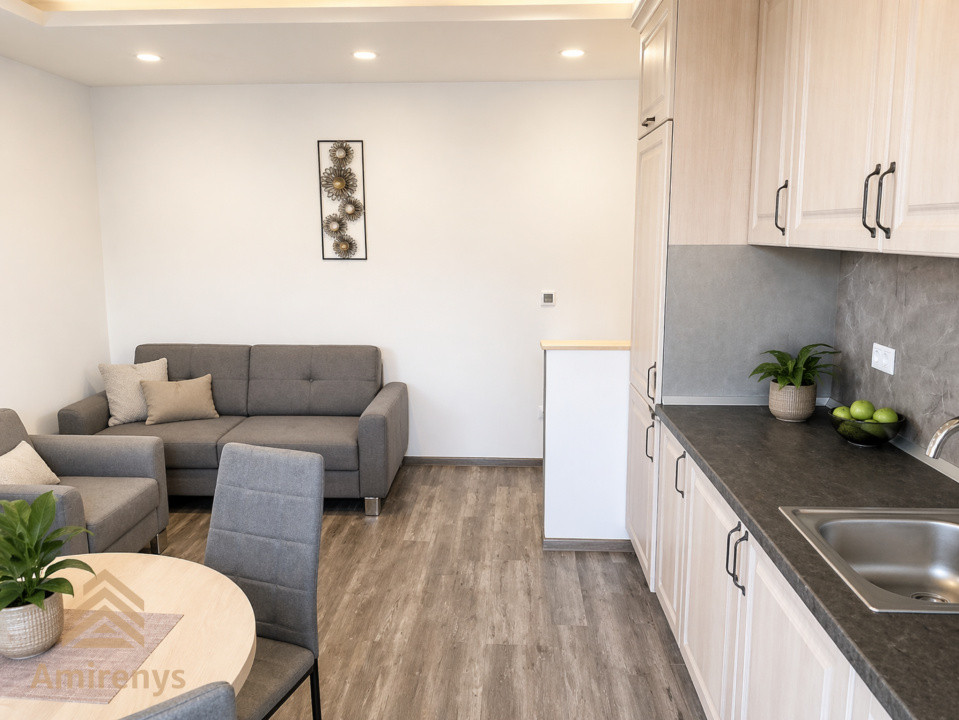 Apartament 3 camere de închiriat | Curte proprie | Parcare | Brasov