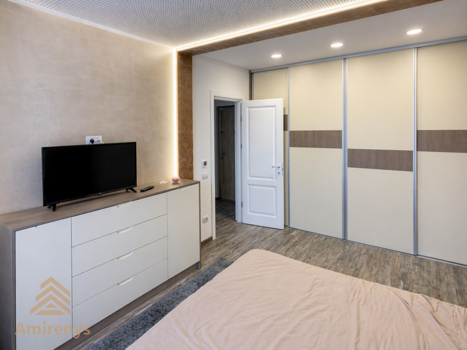 Apartament 3 camere de închiriat | Curte proprie | Parcare | Brasov