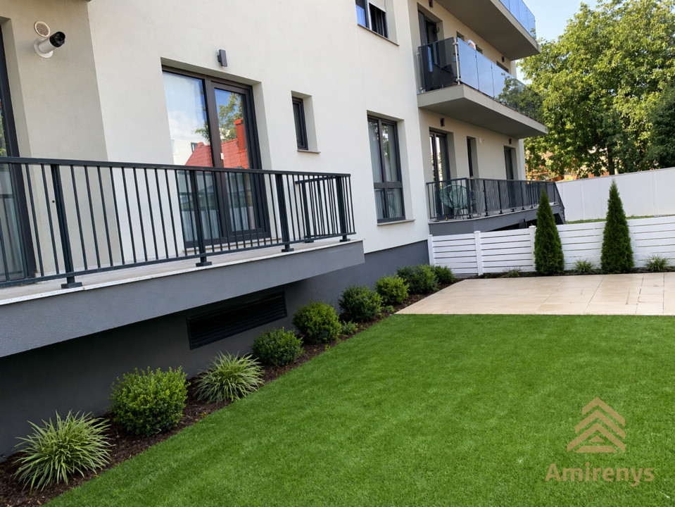 Apartament 3 camere de închiriat | Curte proprie | Parcare | Brasov