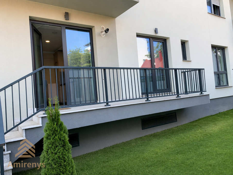 Apartament 3 camere de închiriat | Curte proprie | Parcare | Brasov