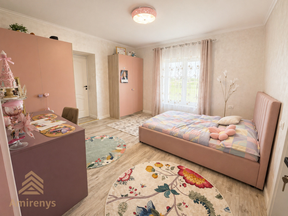 Casă de vânzare Hălchiu, proprietate modernă cu teren generos