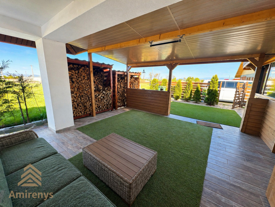 Casă de vânzare Hălchiu, proprietate modernă cu teren generos