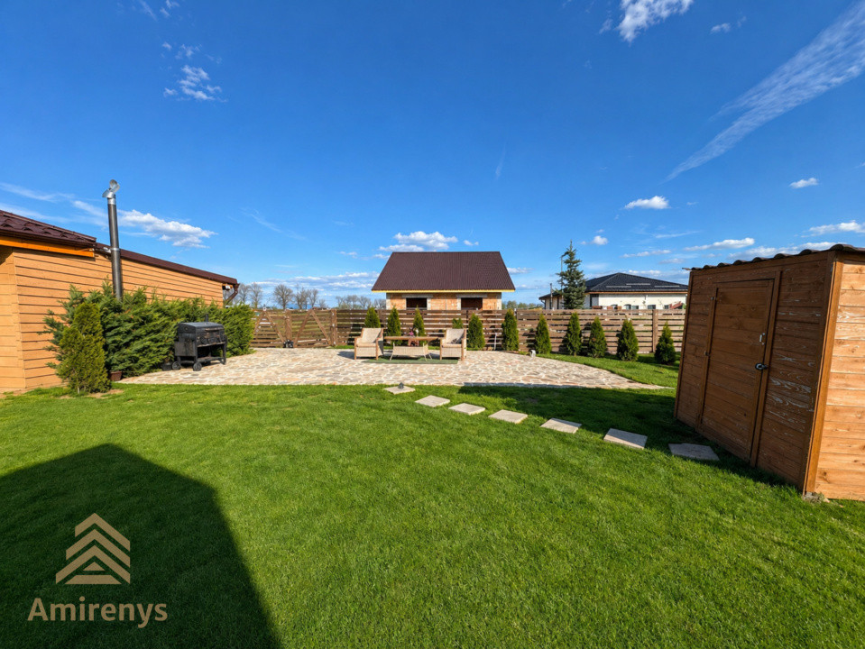 Casă de vânzare Hălchiu, proprietate modernă cu teren generos