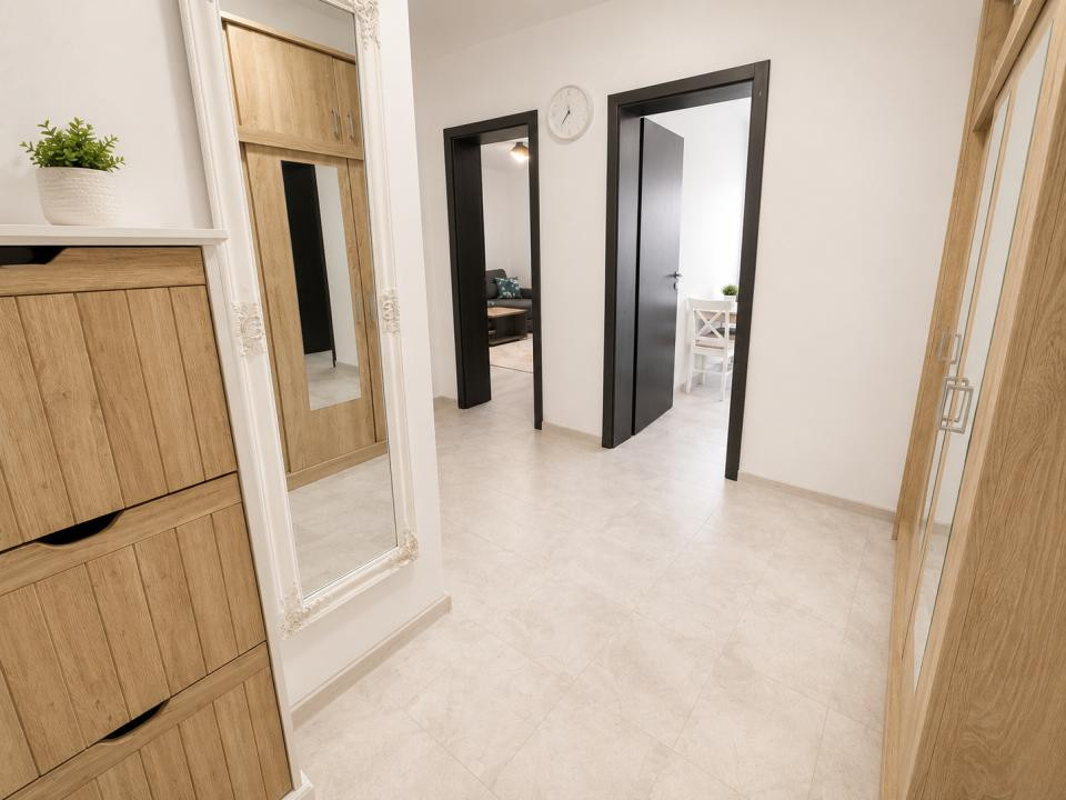 Apartament 2 Camere De Închiriat | Aproape De Coresi | Parcare Inclusă