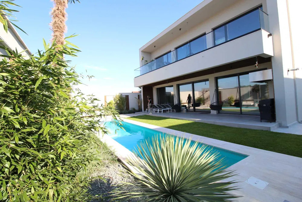Vila Unică în Corbeanca – Smart Home Complet, Piscină și Terasă 