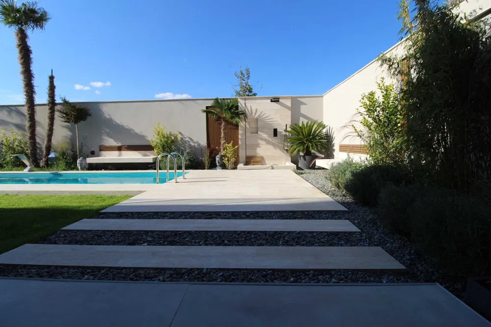 Vila Unică în Corbeanca – Smart Home Complet, Piscină și Terasă 