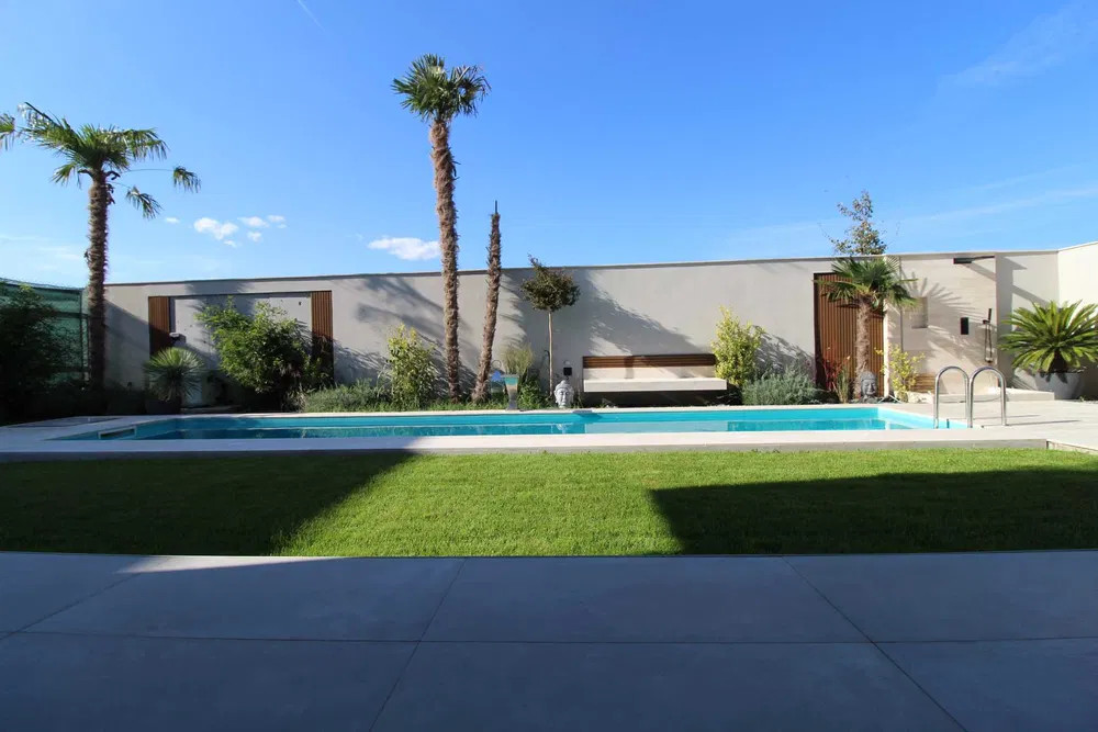 Vila Unică în Corbeanca – Smart Home Complet, Piscină și Terasă 