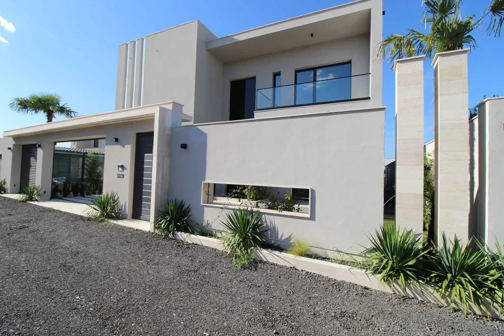 Vila Unică în Corbeanca – Smart Home Complet, Piscină și Terasă 