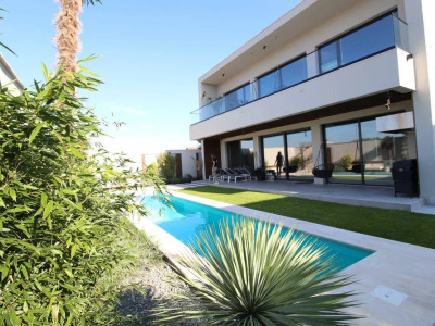 Vila Unică în Corbeanca – Smart Home Complet, Piscină și Terasă 