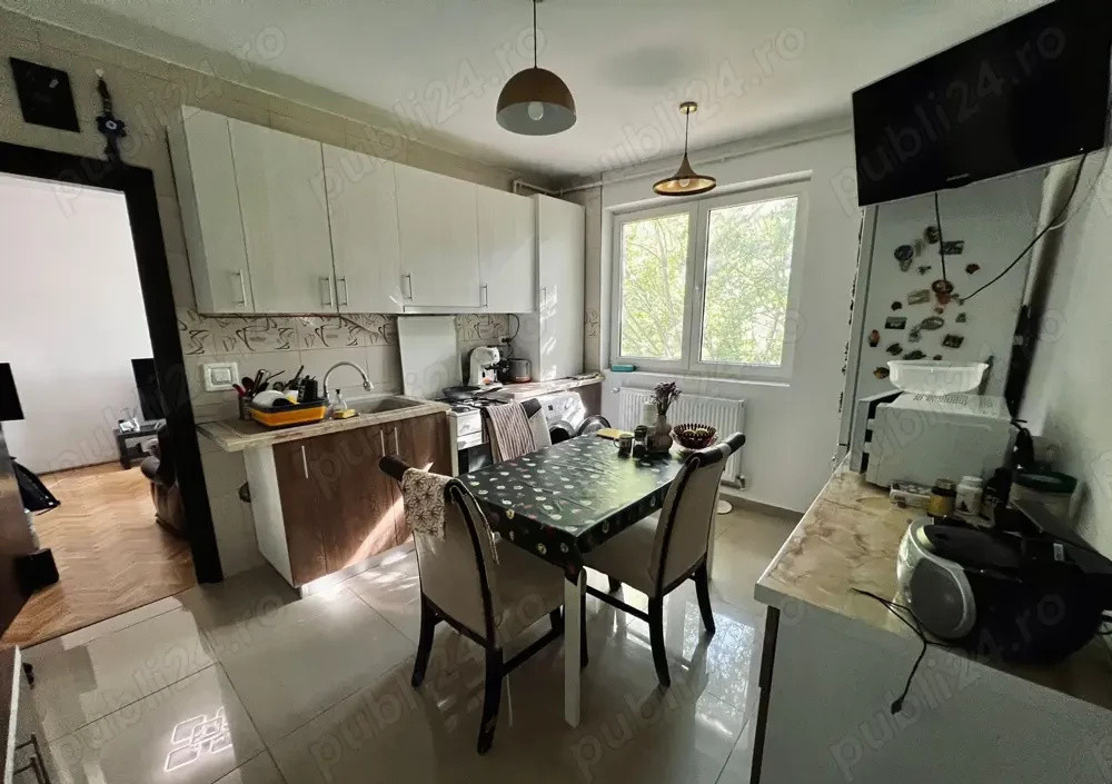 Apartament 3 camere renovat de vanzare, Pajura – Sector 1, București