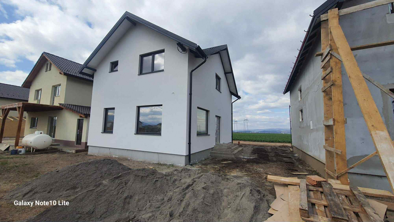 Vilă 4 camere, 110 mp utili,teren,300 mp–Zona Izvor, Brașov–0%