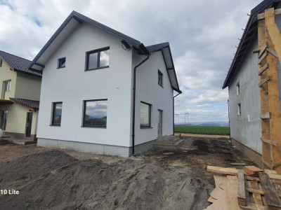 Vilă 4 camere, 110 mp utili,teren,300 mp–Zona Izvor, Brașov–0%