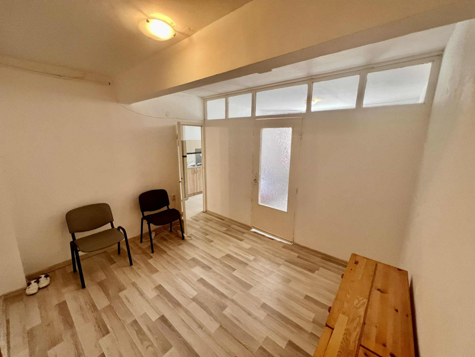 Garsonieră decomandată | 34 mp | etaj intermediar | Brașov