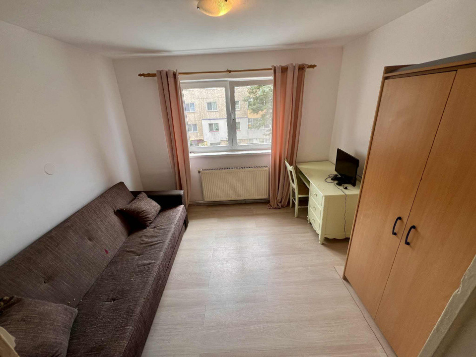 Garsonieră decomandată | 34 mp | etaj intermediar | Brașov