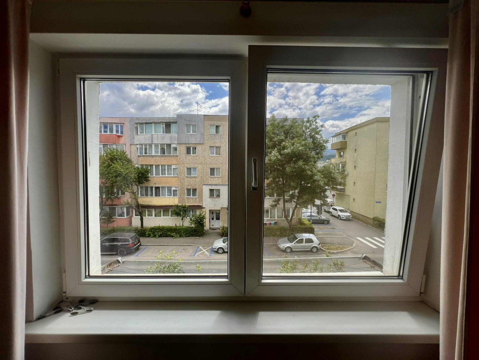 Garsonieră decomandată | 34 mp | etaj intermediar | Brașov
