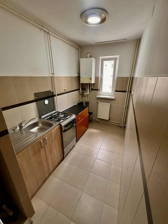 Garsonieră decomandată | 34 mp | etaj intermediar | Brașov