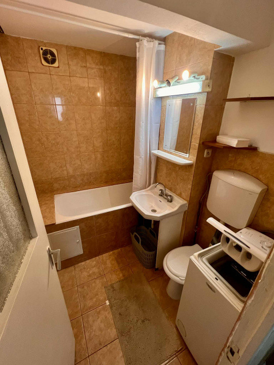 Garsonieră decomandată | 34 mp | etaj intermediar | Brașov
