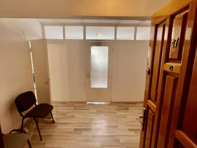 Garsonieră decomandată | 34 mp | etaj intermediar | Brașov
