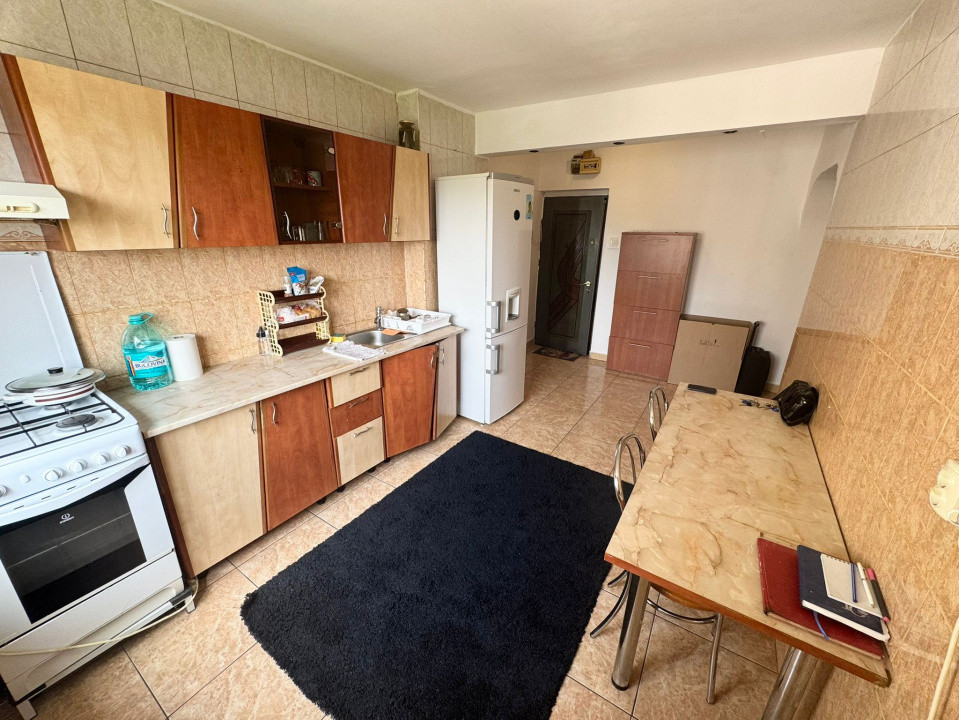 Apartament Modern cu 3 Camere și 2 Băi – Strada Sublocotenent, Rahova