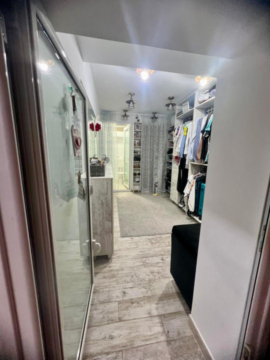 Apartament de 3 camere de vânzare – zona Piața Progresul / Eroii Revoluției