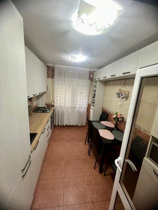 Apartament de 3 camere de vânzare – zona Piața Progresul / Eroii Revoluției