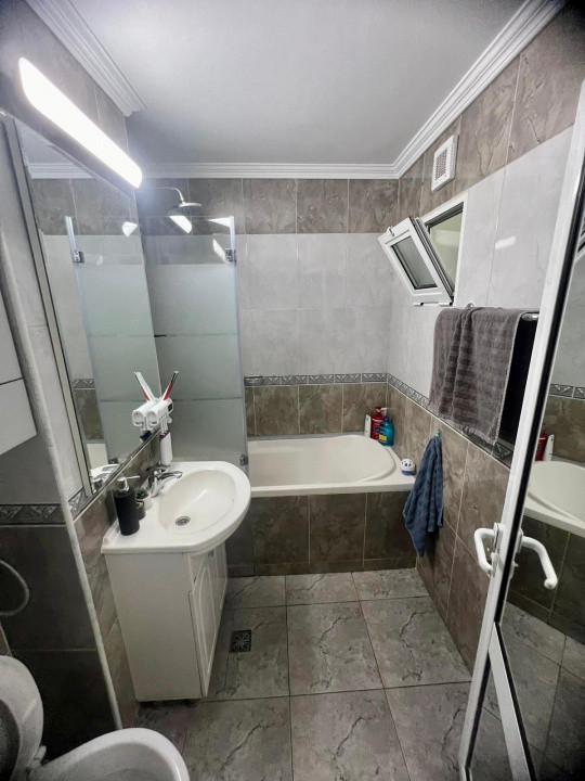 Apartament de 3 camere de vânzare – zona Piața Progresul / Eroii Revoluției